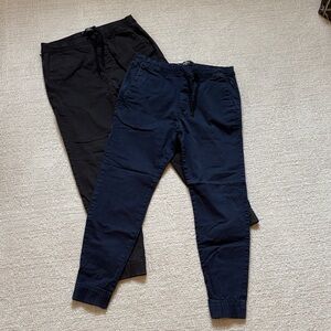 Hollister Men's 2 Pack Bundle Black and Navy Chino Jogger Pants - SM